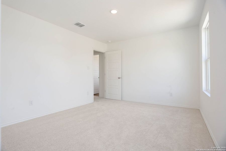 Spacious, unfurnished interior of a new home in Fairway Crossing 40s, San Antonio (Image 41).