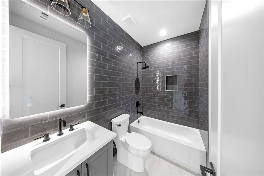 Furnished interior view inside a new home in , Alpharetta (Image 27). Furnished interior view inside a new home in , Alpharetta (Image 27).