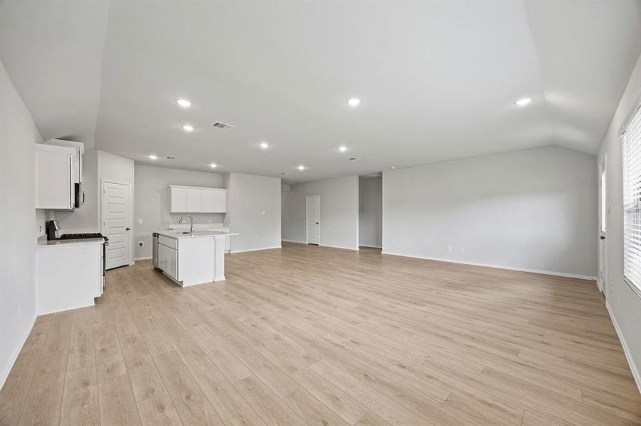 7-web-or-mls-509-hickory-rdg-dr