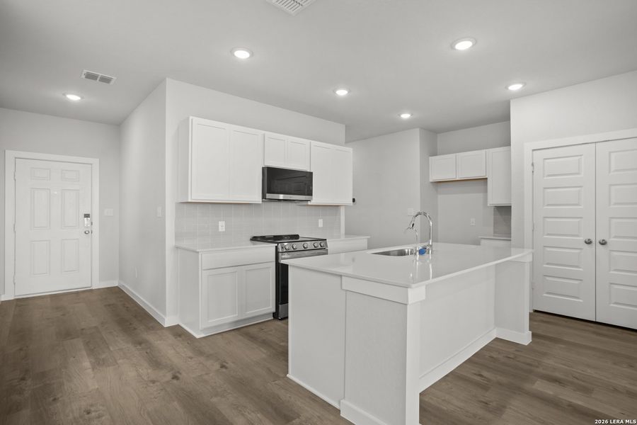 Furnished interior view inside a new home in Agave, San Antonio (Image 7).