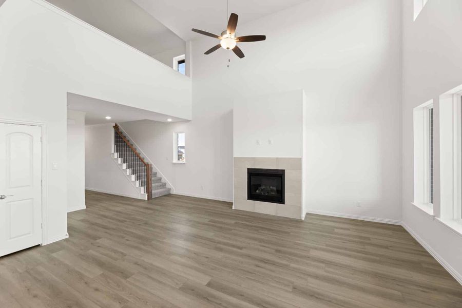 Representative unfurnished interior of a home built from the Walton by UnionMain Homes in Elevon, Lavon (Image 30).