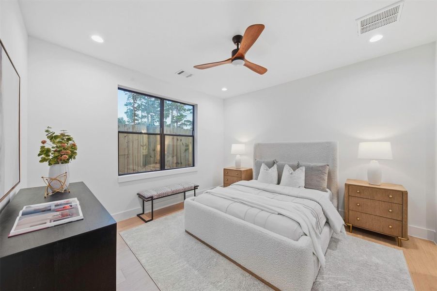 Each secondary bedroom offers direct access to a full private bath, an especially rare feature in Oak Forest.