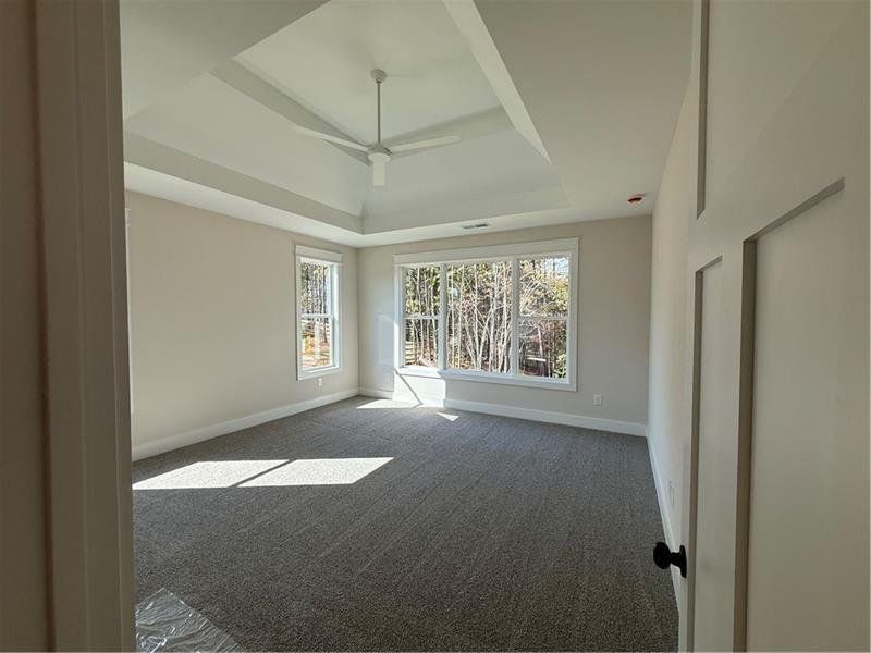 Spacious, unfurnished interior of a new home in , Waleska (Image 13).