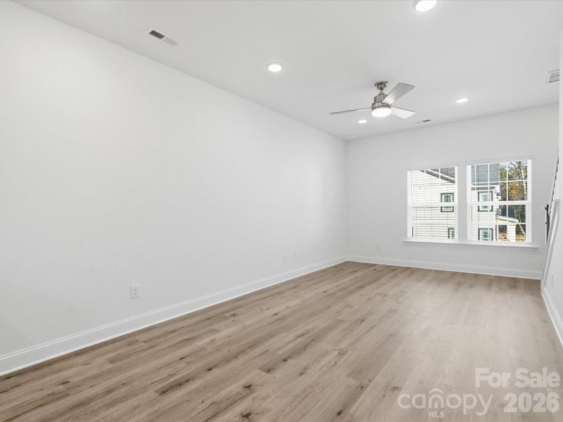 Spacious, unfurnished interior of a new home in Sycamore Trail, Matthews (Image 22).