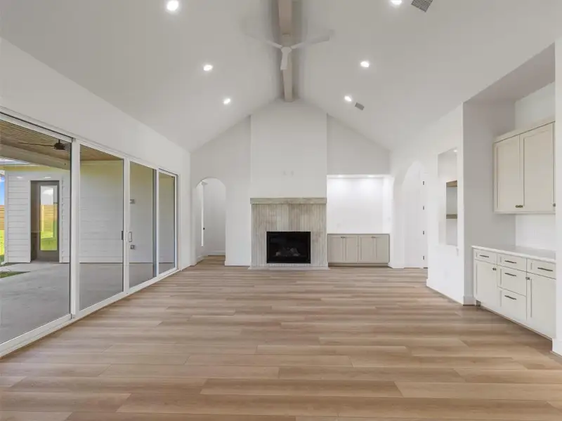 Spacious, unfurnished interior of a new home in , Smithville (Image 14).