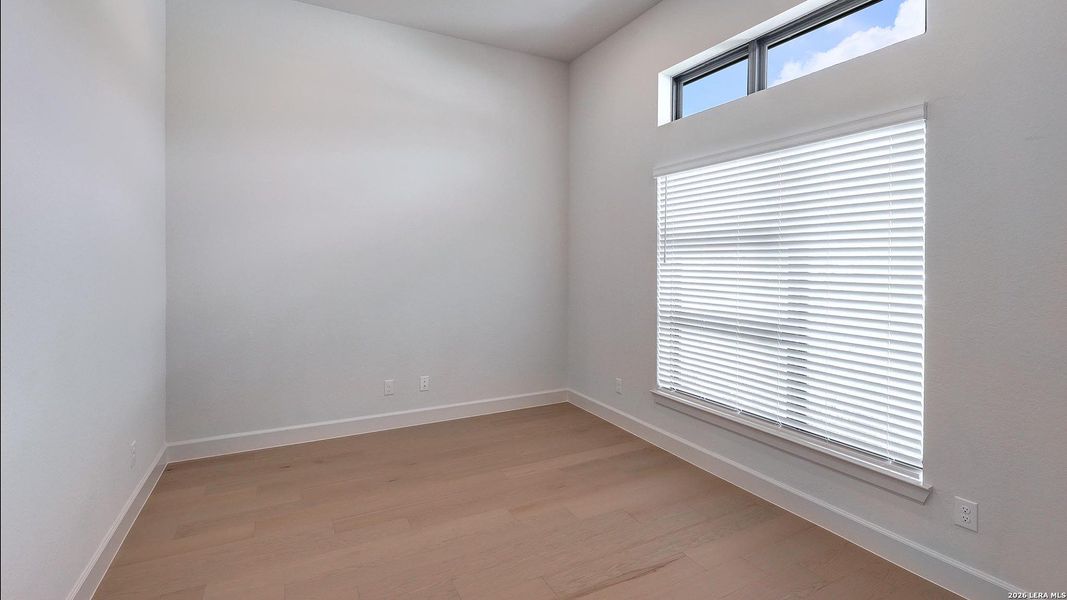 Spacious, unfurnished interior of a new home in George's Ranch, Boerne (Image 22).