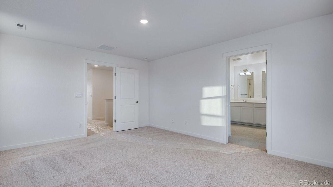 Spacious, unfurnished interior of a new home in Spring Valley Ranch, Elizabeth (Image 35).