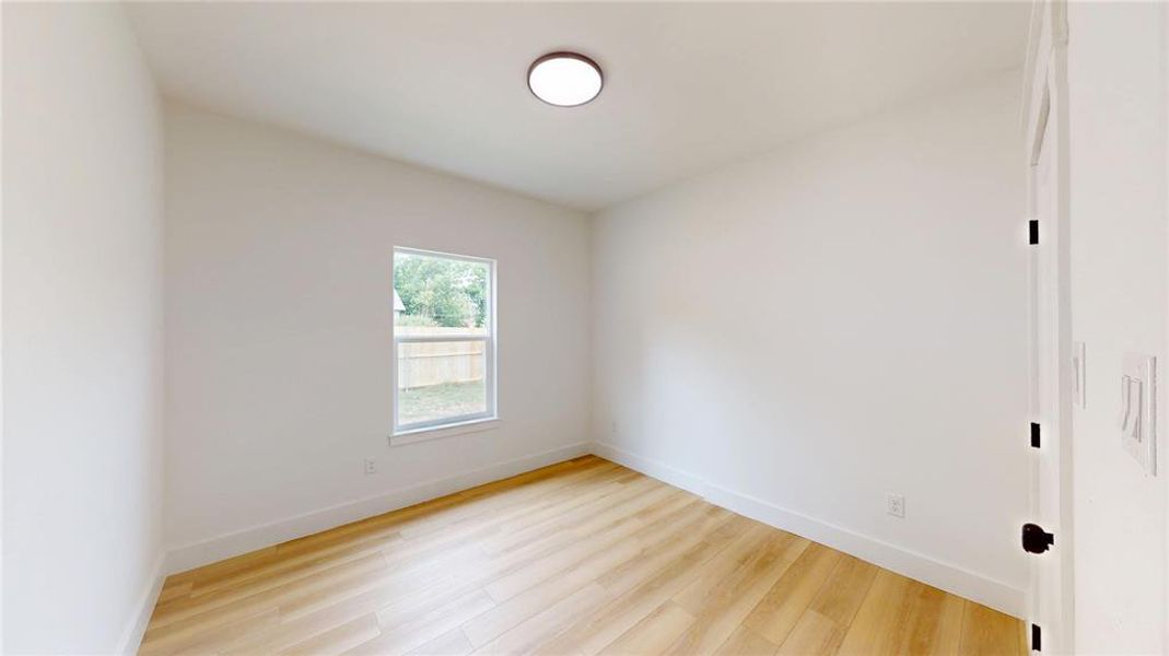 Spacious, unfurnished interior of a new home in , Weatherford (Image 24).