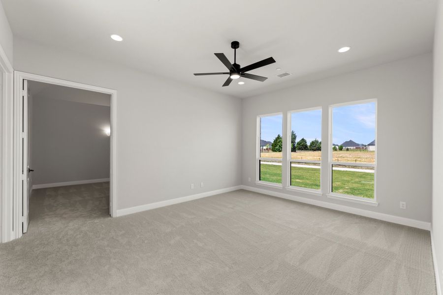 Representative unfurnished interior of a home built from the Derby by Windsor Homes in Ridge Pointe Estates, McLendon-Chisholm (Image 24).