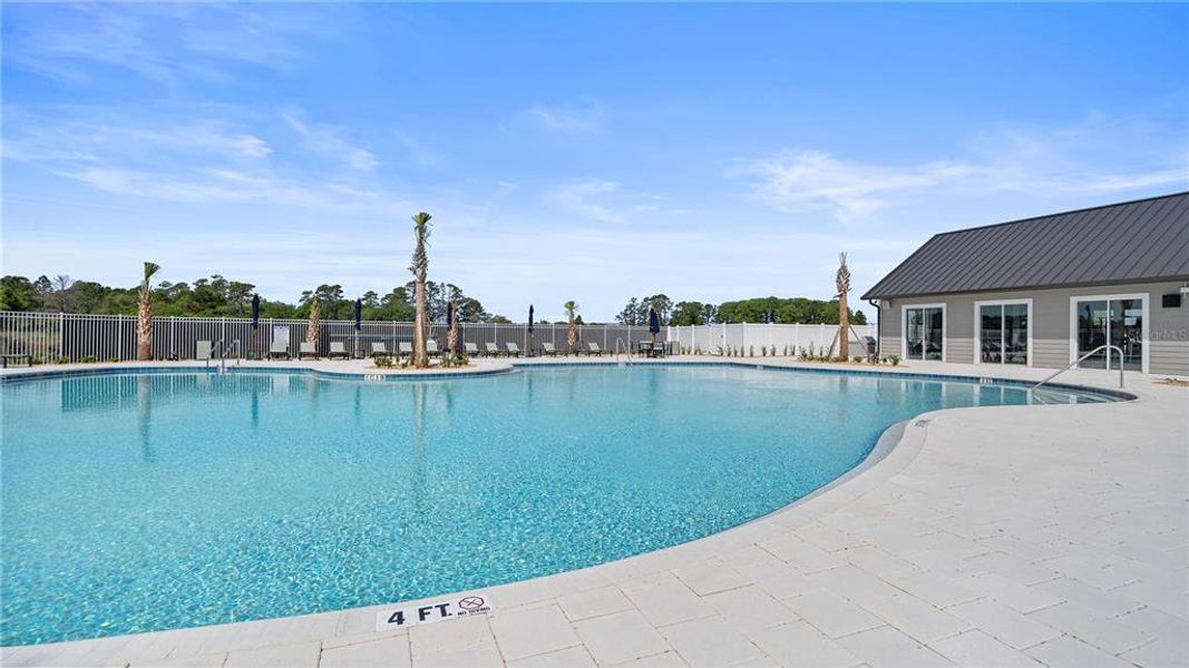 Community amenities in Bridgewalk: Estate Collection, St. Cloud (Image 15).