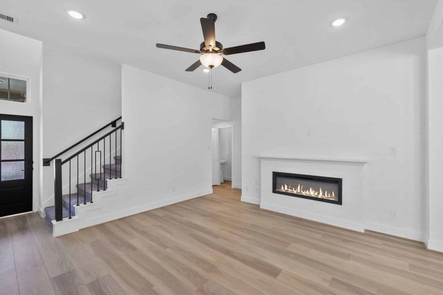 Spacious, unfurnished interior of a new home in Meridiana, Manvel (Image 12).