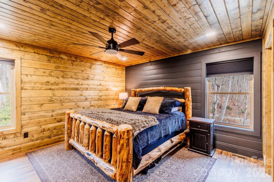 Exterior details and patio area of a home in , Maggie Valley (Image 3).