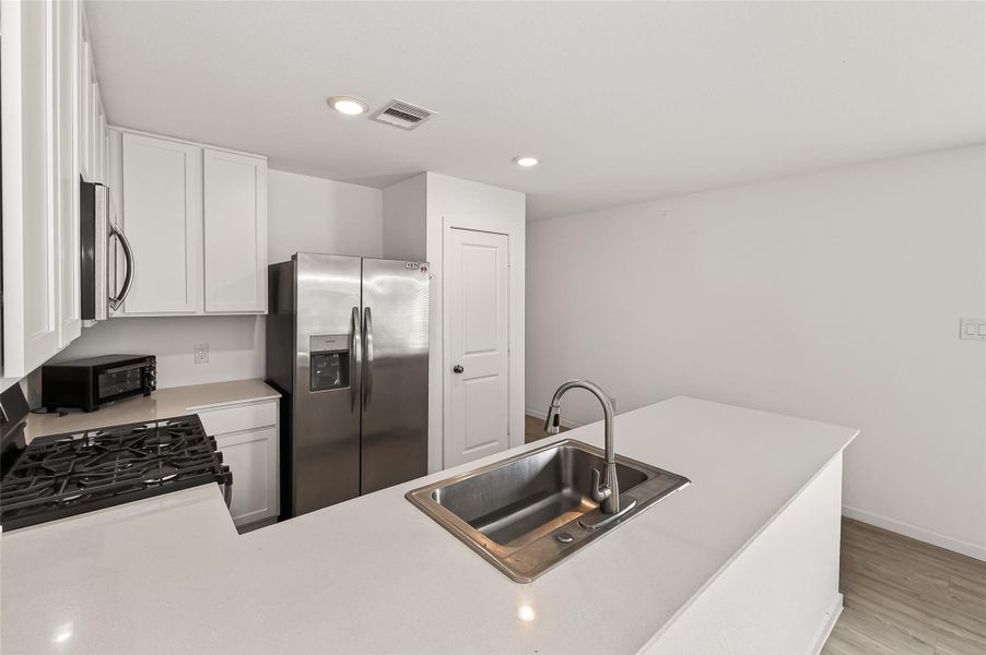 Furnished interior view inside a new home in Anniston, Katy (Image 7).