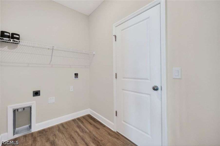 Spacious, unfurnished interior of a new home in Cape Coral, Cape Coral (Image 23).