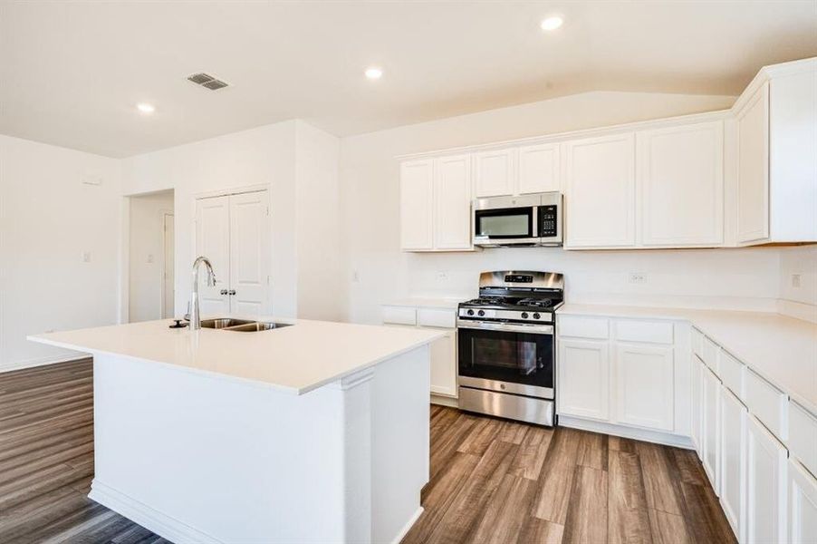 Furnished interior view inside a new home in River Ridge, Crandall (Image 9). Furnished interior view inside a new home in River Ridge, Crandall (Image 9).