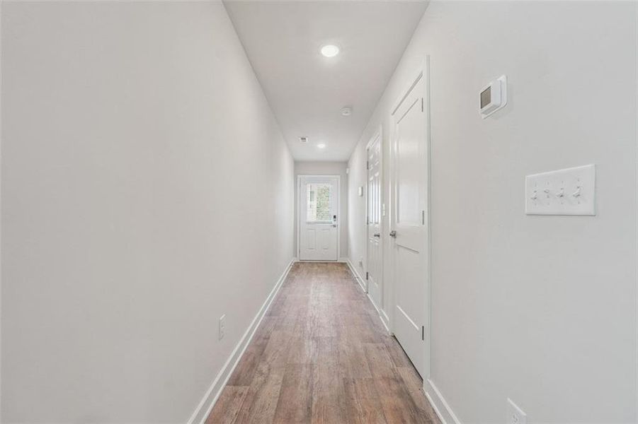 Spacious, unfurnished interior of a new home in Stonewall Station, Atlanta (Image 10).