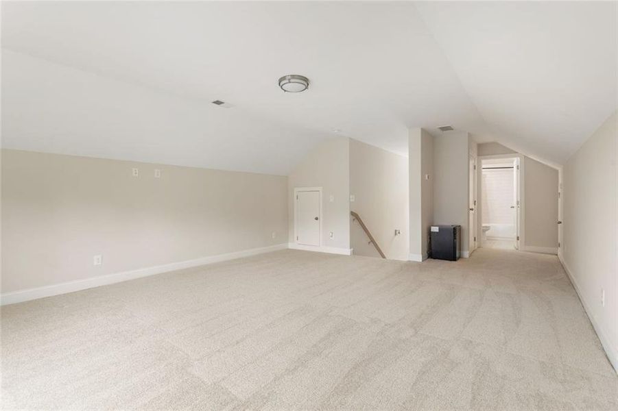 Spacious, unfurnished interior of a new home in West Highlands, Atlanta (Image 36). Spacious, unfurnished interior of a new home in West Highlands, Atlanta (Image 36).