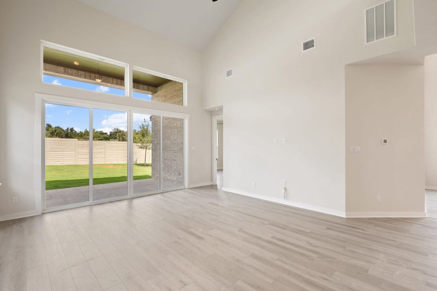 Spacious, unfurnished interior of a new home in Wolf Ranch, Georgetown (Image 32).