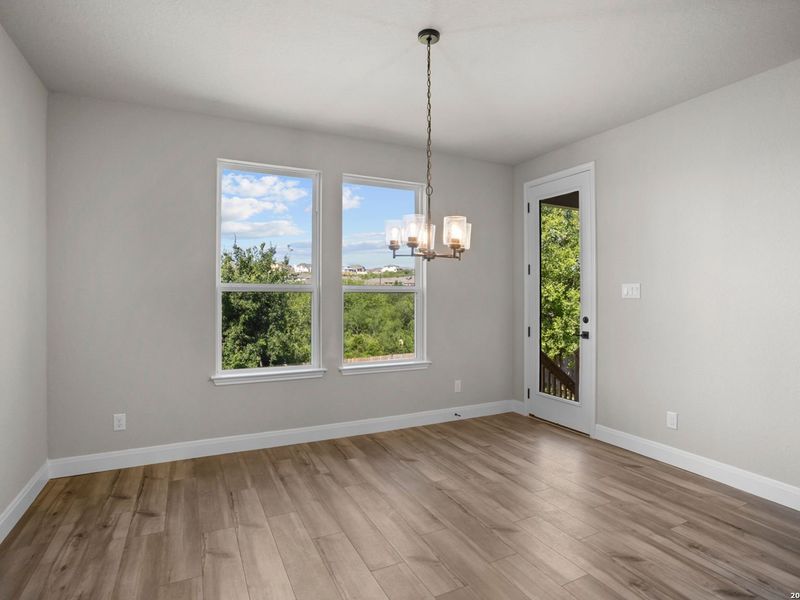 Spacious, unfurnished interior of a new home in Ladera, San Antonio (Image 23).