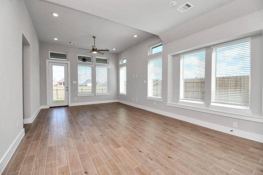 Spacious, unfurnished interior of a new home in Arabella on the Prairie: Signature Collection, Richmond (Image 22).