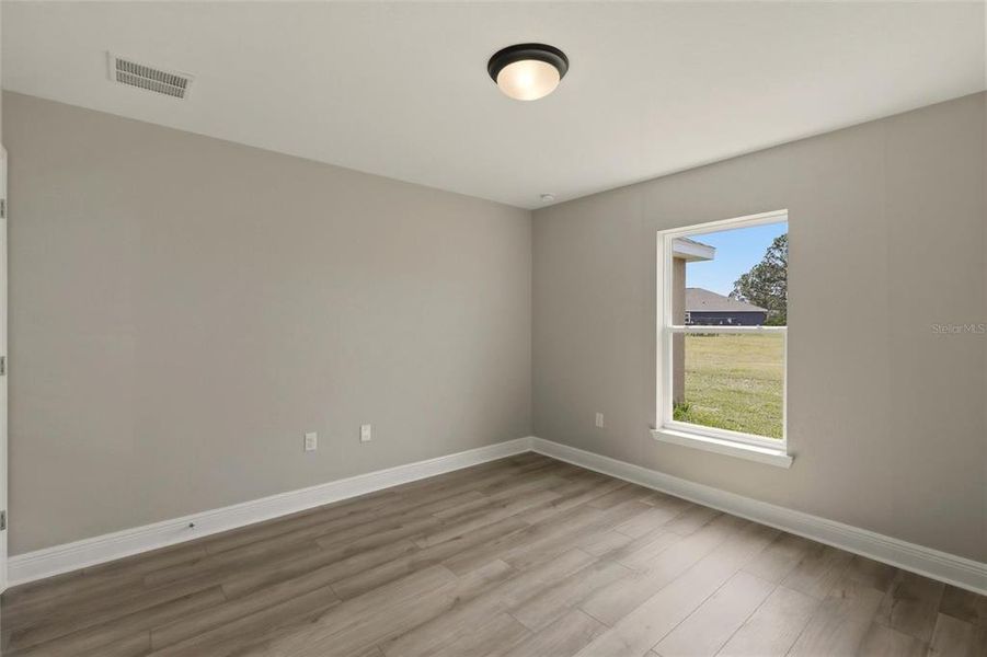 Spacious, unfurnished interior of a new home in , Sebring (Image 32).
