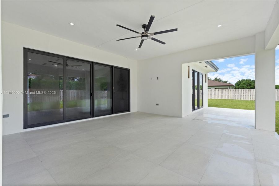 Spacious, unfurnished interior of a new home in , Cutler Bay (Image 19).