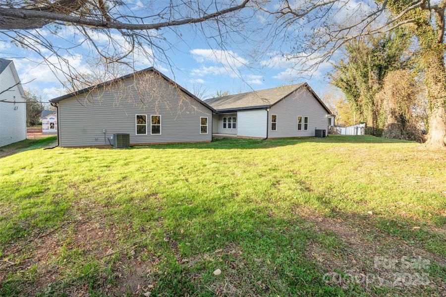 Exterior details and patio area of a home in , Shelby (Image 16).