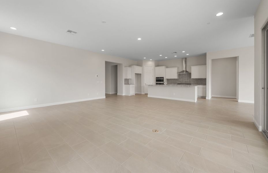 Spacious, unfurnished interior of a new home in Artisan at Asante, Surprise (Image 24).