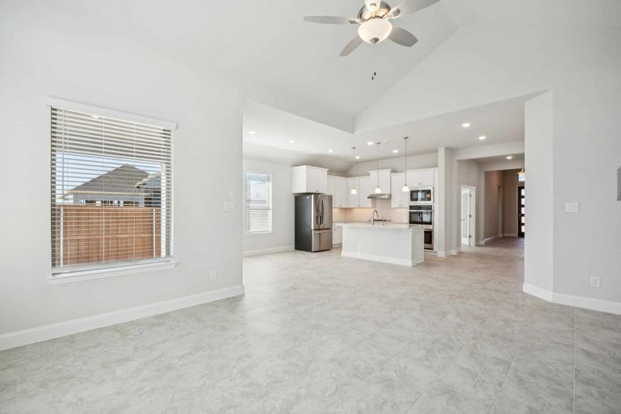 Spacious, unfurnished interior of a new home in Heartland, Heartland (Image 26).