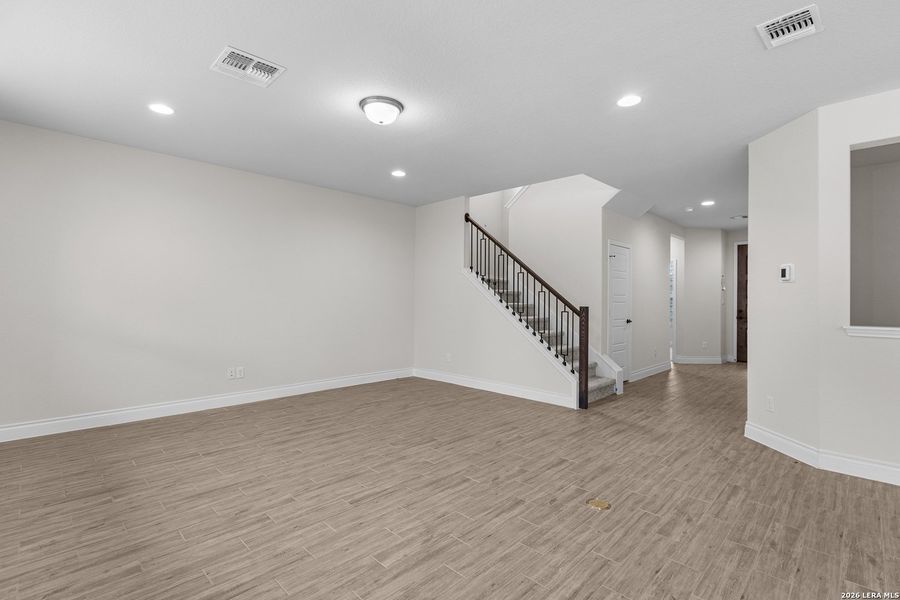 Spacious, unfurnished interior of a new home in Horizon Ridge, San Antonio (Image 27). Spacious, unfurnished interior of a new home in Horizon Ridge, San Antonio (Image 27).