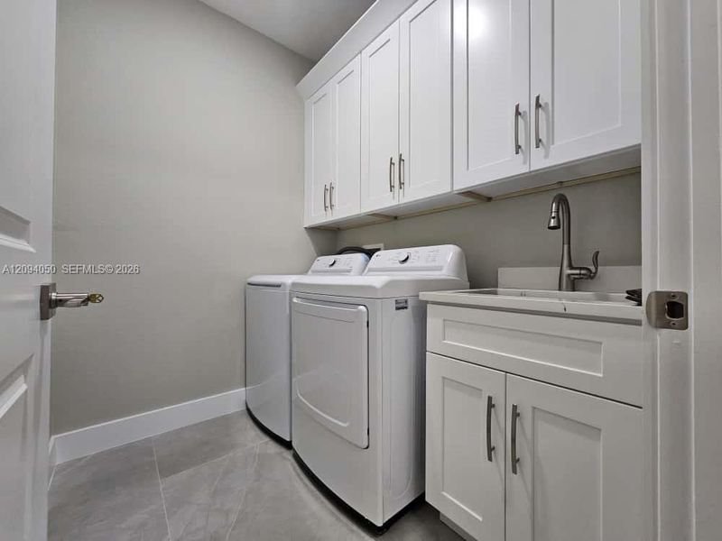 Furnished interior view inside a new home in , Lehigh Acres (Image 10).