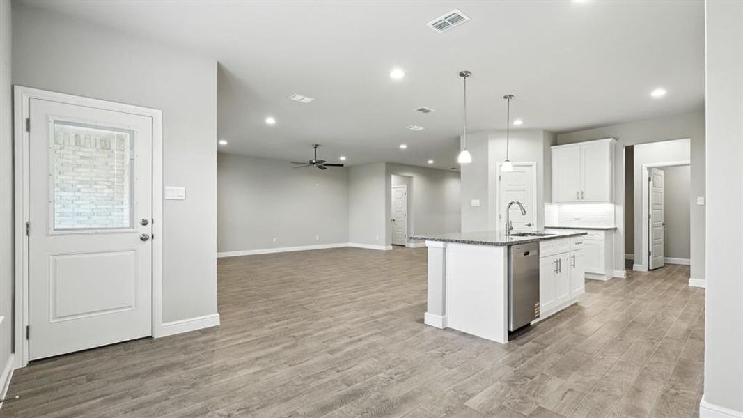 Spacious, unfurnished interior of a new home in Retta Estates, Mansfield (Image 20).