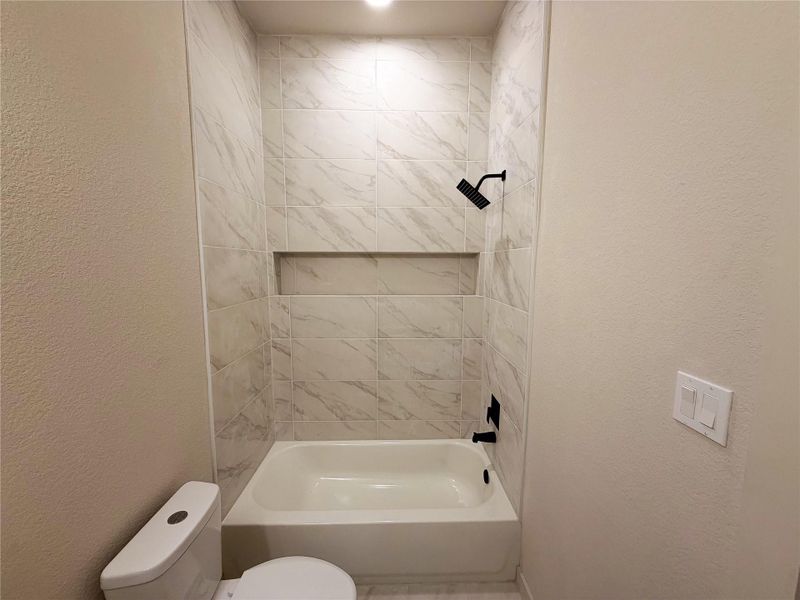 Furnished interior view inside a new home in , Baytown (Image 7).