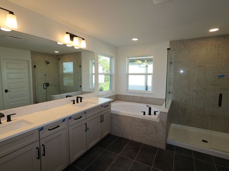 Owner's Bathroom Owner's Bathroom