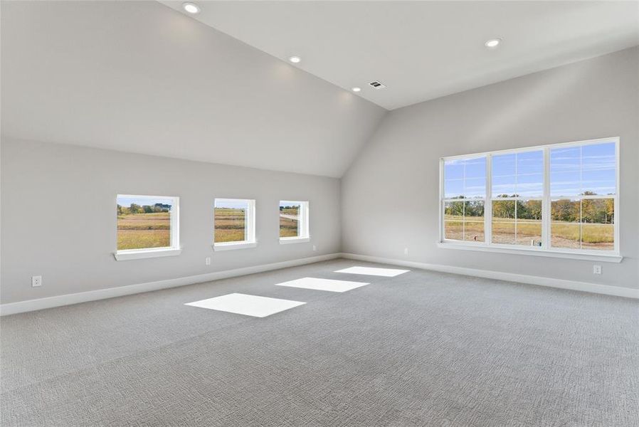 Spacious, unfurnished interior of a new home in Hidden Valley 1, Princeton (Image 25).