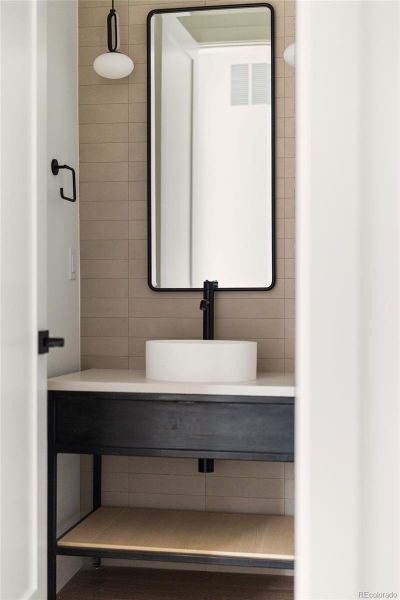 Image 38 of a home in .