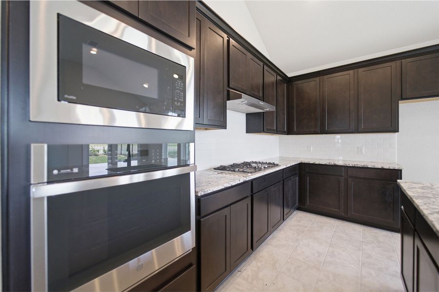 Furnished interior view inside a new home in Canterra Creek, Rosharon (Image 10).