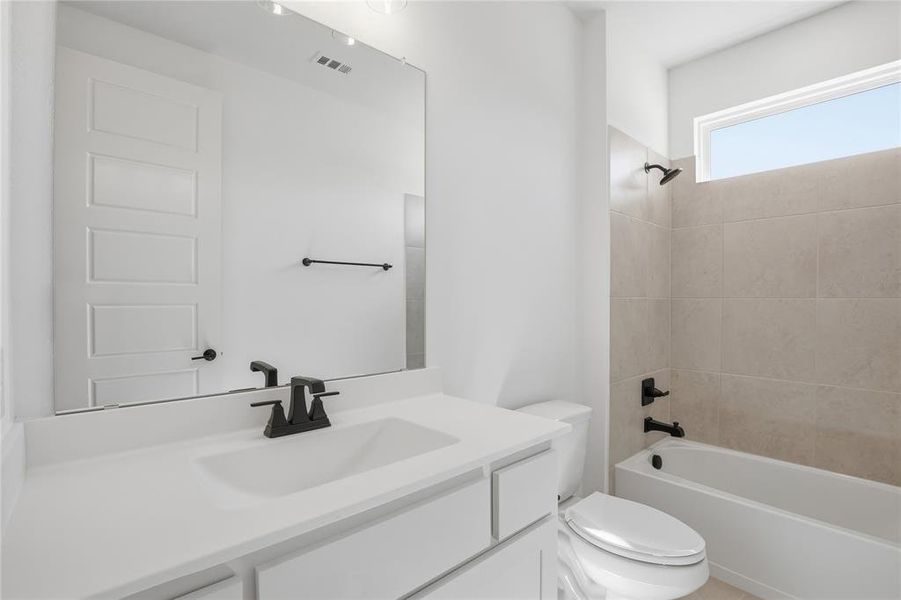 Furnished interior view inside a new home in Talon Hills, Fort Worth (Image 15).