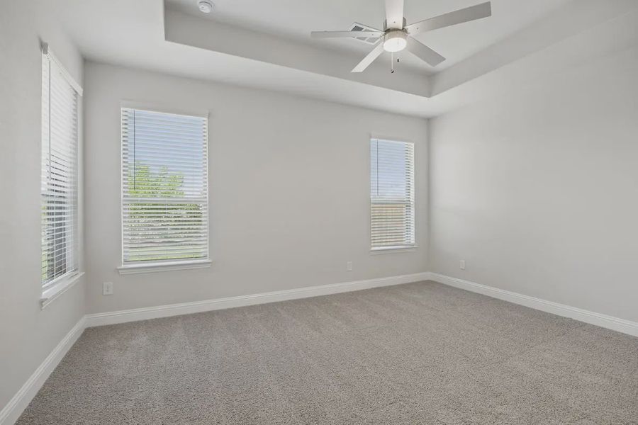 Spacious, unfurnished interior of a new home in Las Lomas, Forney (Image 19).