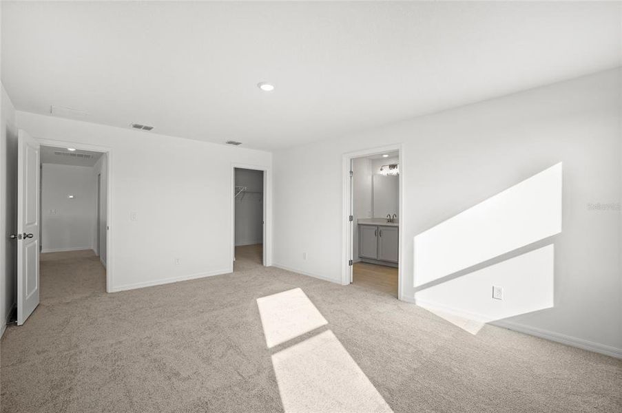 Spacious, unfurnished interior of a new home in , Kissimmee (Image 37).