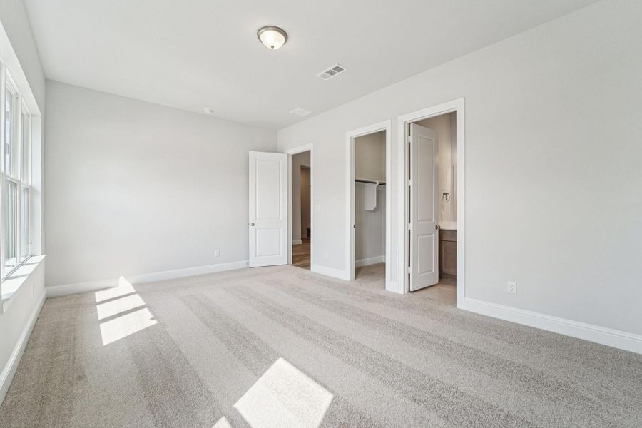 Spacious, unfurnished interior of a new home in Evergreen 70', Conroe (Image 22).