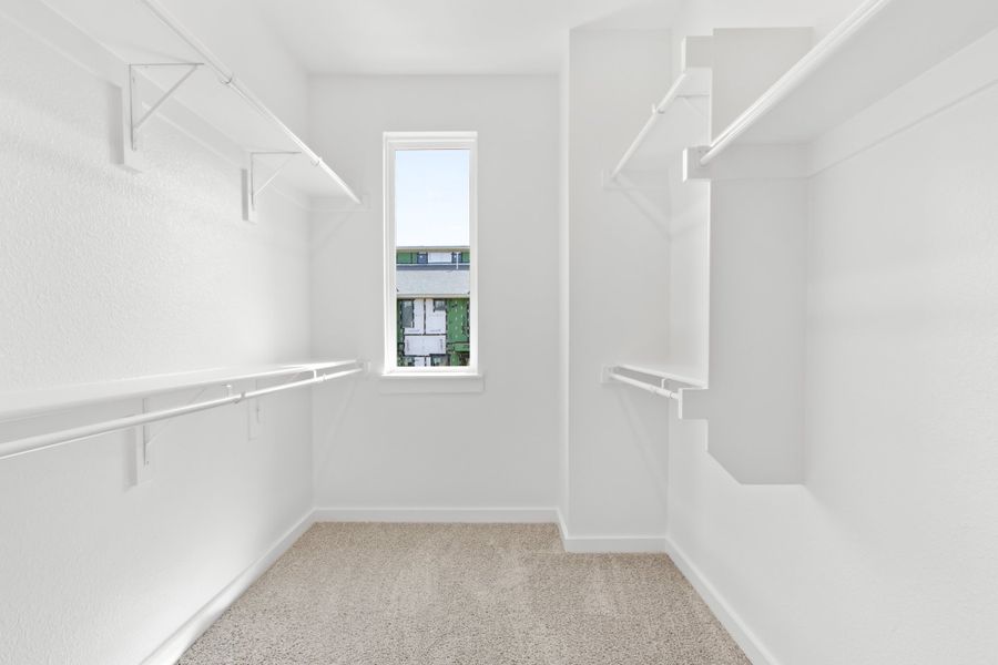 Spacious, unfurnished interior of a new home in Ten Mile Creek, Celina (Image 41).