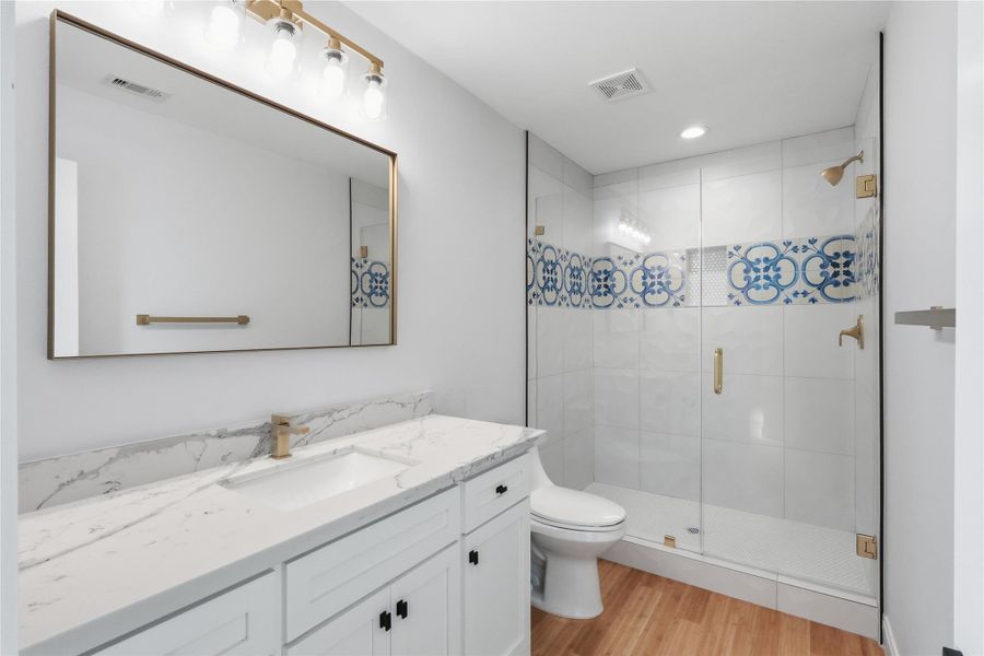 Furnished interior view inside a new home in , Galveston (Image 9).