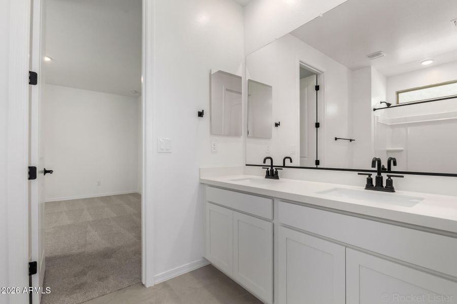 PHX_TylerRanch_Lot2041_Cobalt_24221_Bath