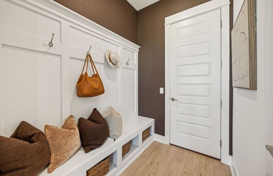 Representative furnished interior of a home built from the Gillett by Pulte Homes in Ryehill, Rosenberg (Image 34).