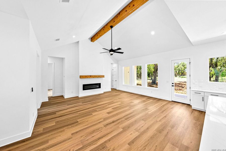 Spacious, unfurnished interior of a new home in , Spring Branch (Image 40).