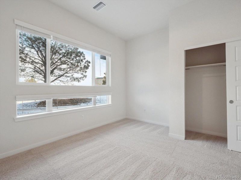 Spacious, unfurnished interior of a new home in Condo Collection at Grand Vue at Interlocken, Broomfield (Image 16).