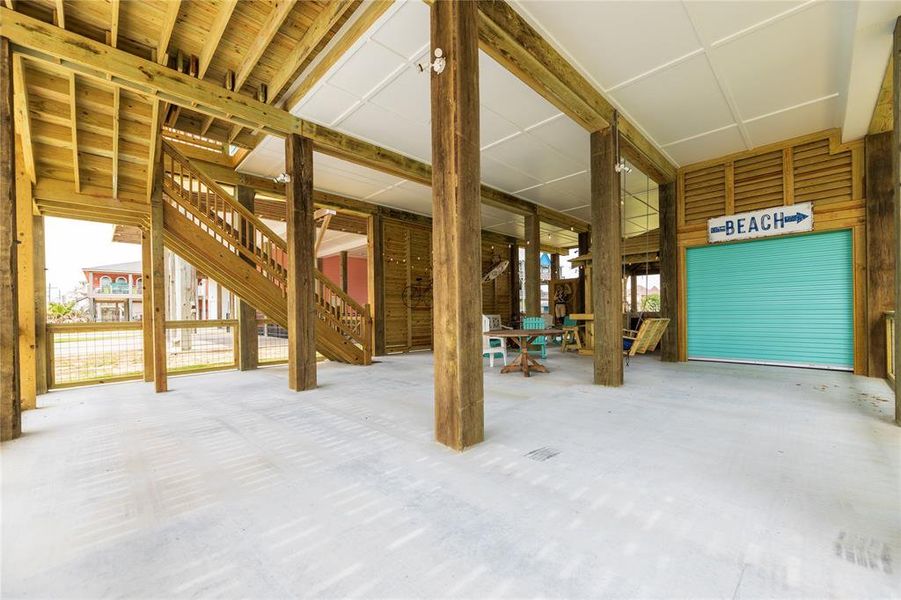 Spacious, unfurnished interior of a new home in , Crystal Beach (Image 18).