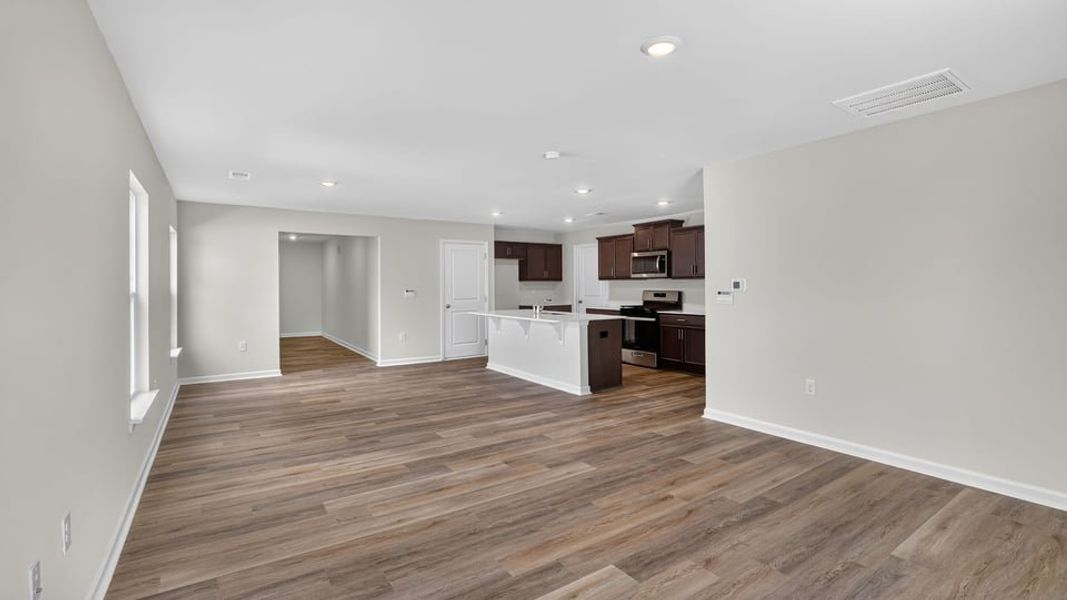 Spacious, unfurnished interior of a new home in Baxter Village, Boiling Springs (Image 20).