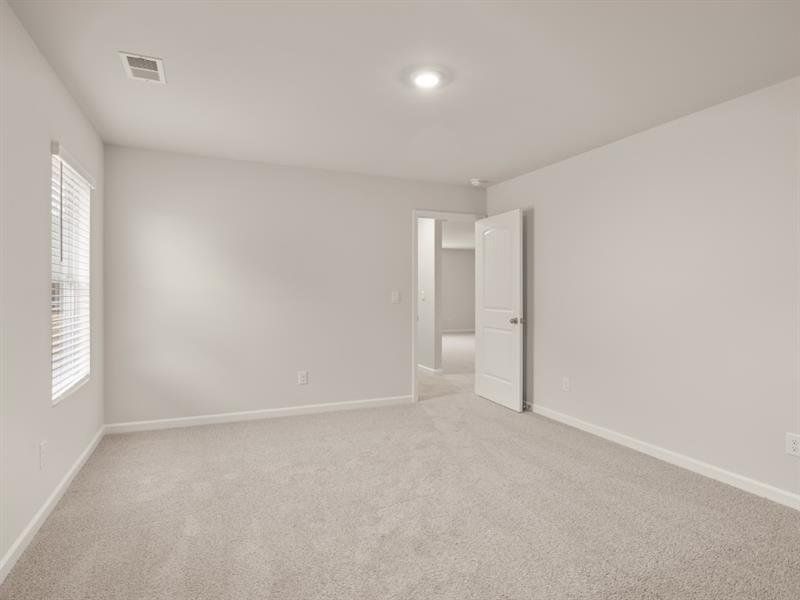 Spacious, unfurnished interior of a new home in Northwoods at Mirror Lake, Villa Rica (Image 17).